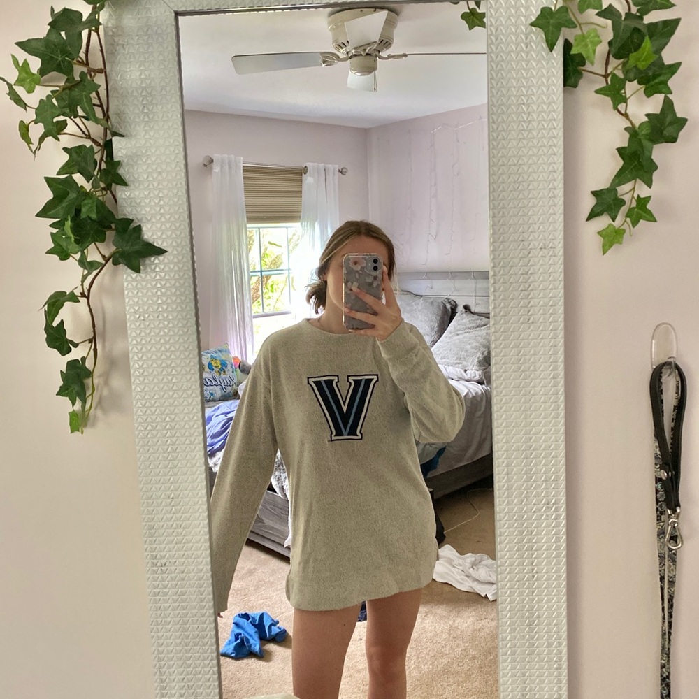 SOLD new villanova sweatshirt